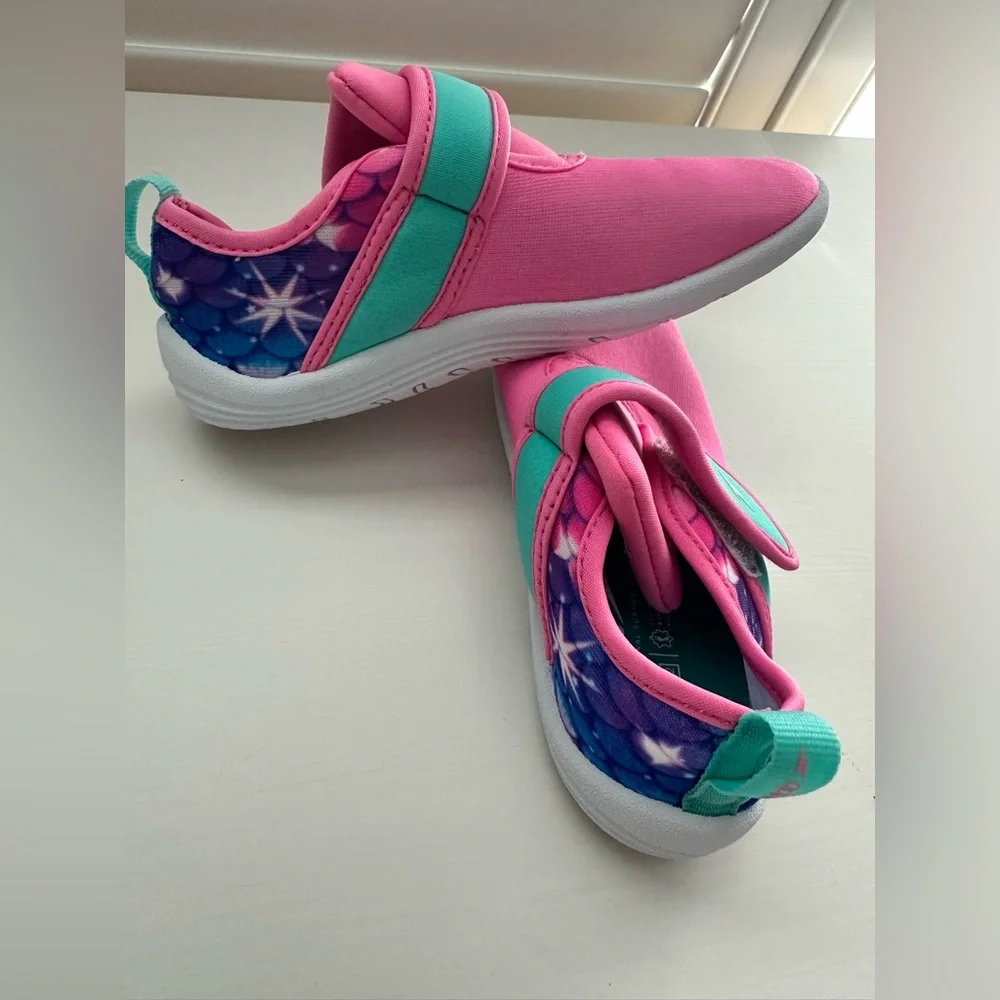 Speedo Water Shoes Pink and Teal Kids Slip-On water shoes size 11/12